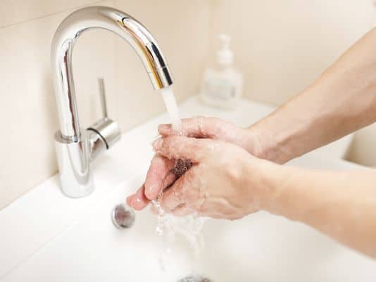 nomazgājiet rokas