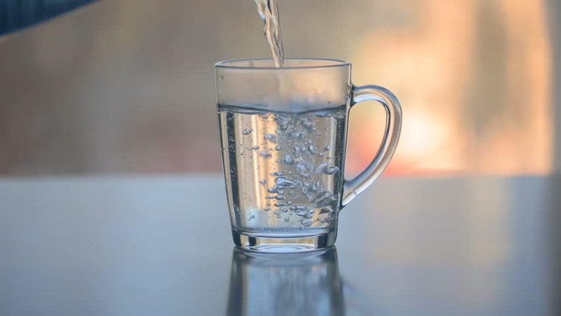 siltā ūdens dzeršanas priekšrocības