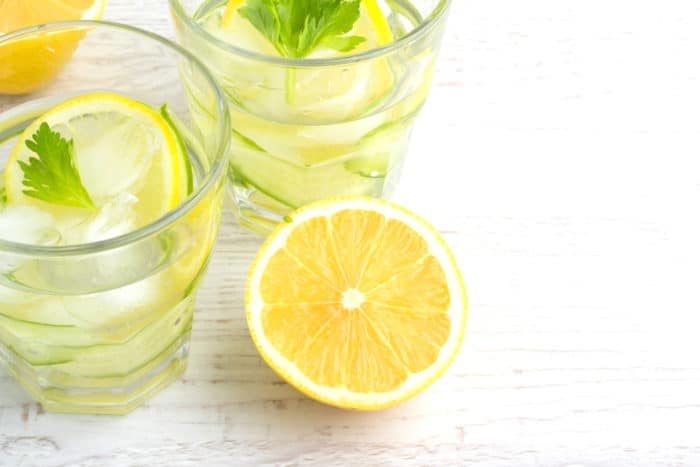 dzert citronu ūdeni
