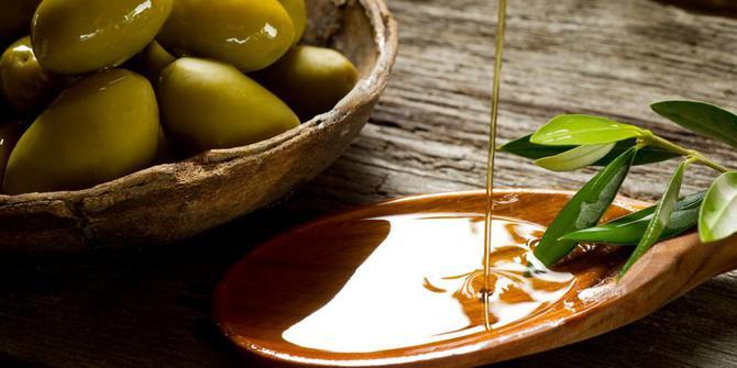olīveļļas, olīveļļas sejas ieguvumi, olīveļļas efektivitāte, olīveļļas efektivitāte, olīveļļas ieguvums sejai, olīveļļas ieguvums matiem