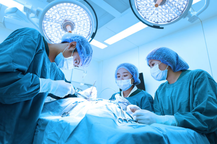 ķirurģisko brūču infekcijas cēloņi ir riska faktori